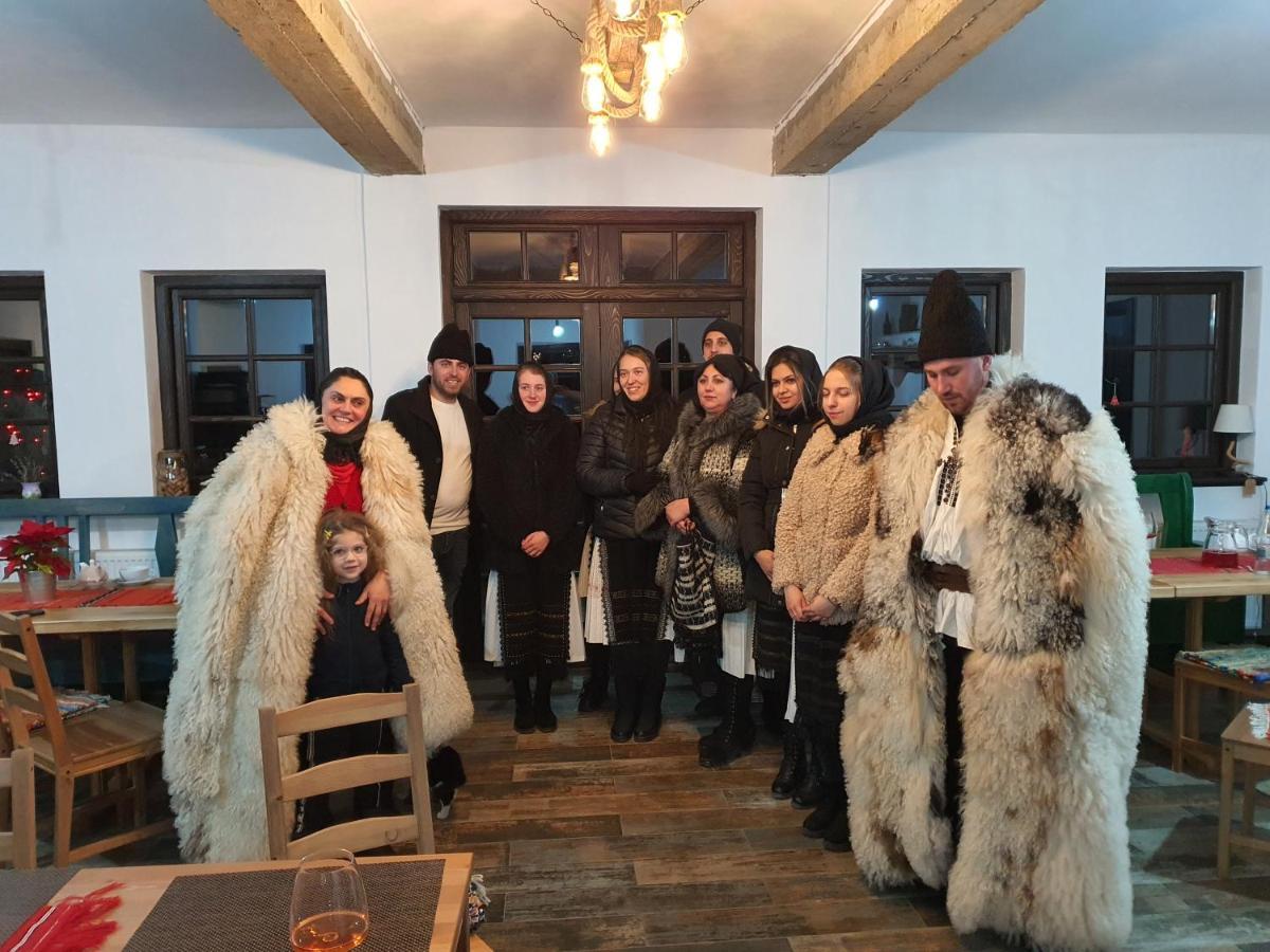 Ograda Bunicilor Villa Baia de Fier Buitenkant foto