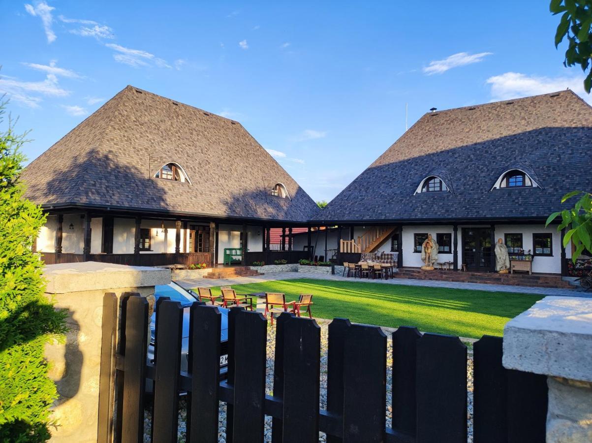 Ograda Bunicilor Villa Baia de Fier Buitenkant foto