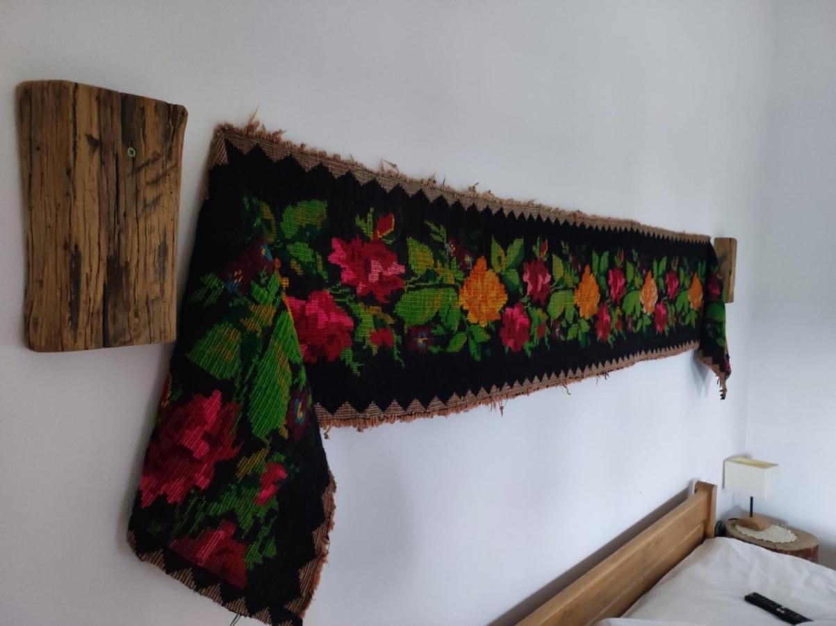 Ograda Bunicilor Villa Baia de Fier Buitenkant foto